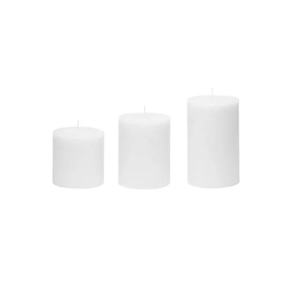 velas cilindricas blancas